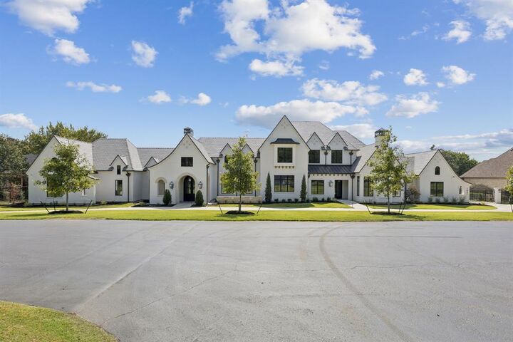 Property Photo: 1847 Broken Bend Drive TX 76262