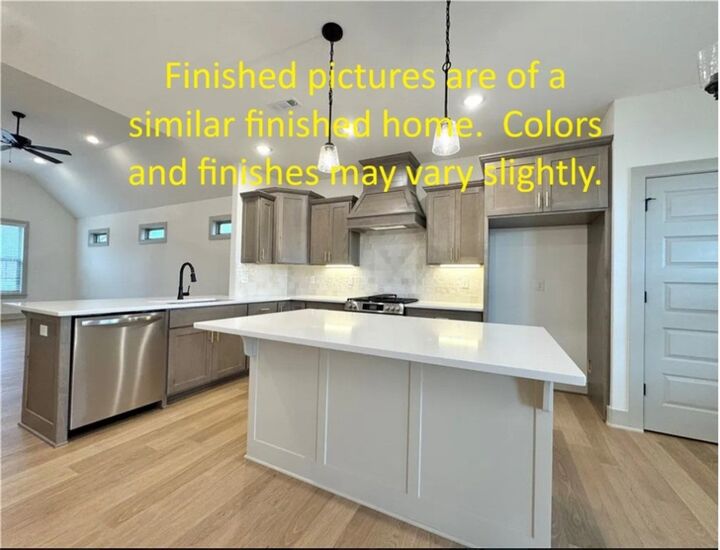 Property Photo:  3107 SW Sandalwood Avenue  AR 72713 