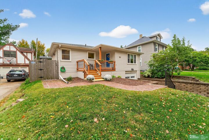 Property Photo: 5017 Hamilton Street NE 68132