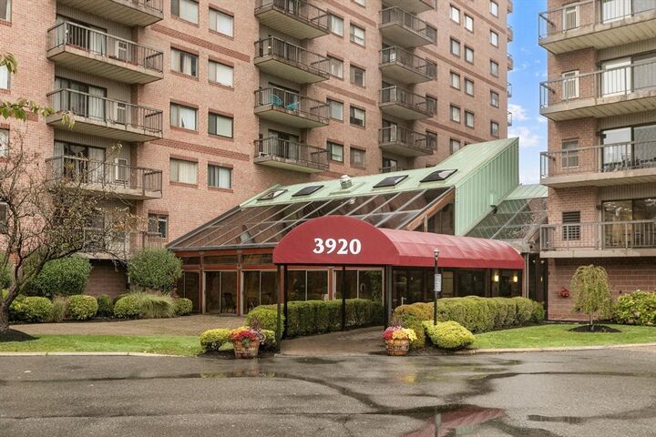 Property Photo:  3920 Mystic Valley Pkwy 620  MA 02155 