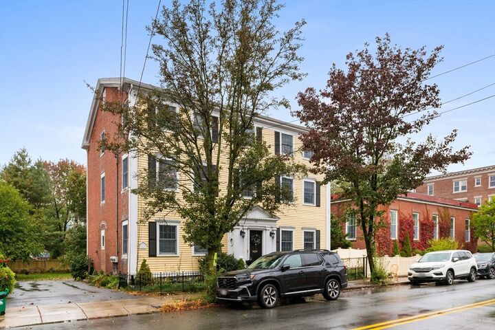 52 Essex St 2  Salem MA 01970 photo