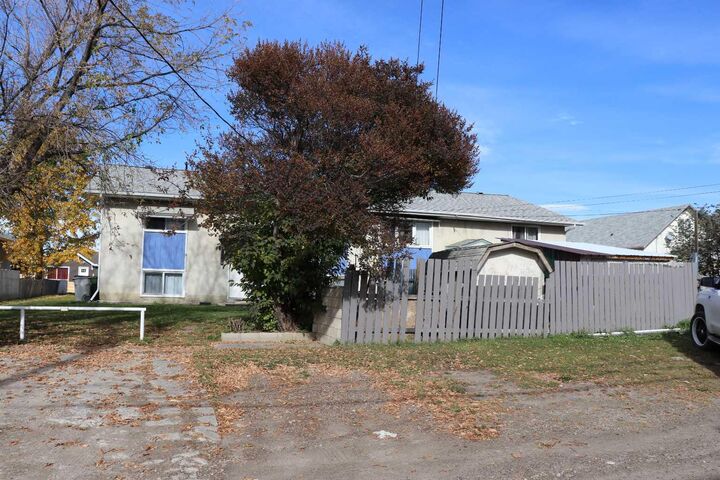 Property Photo: 5115-5117-5119-5121 5 Avenue AB T7E 1V5