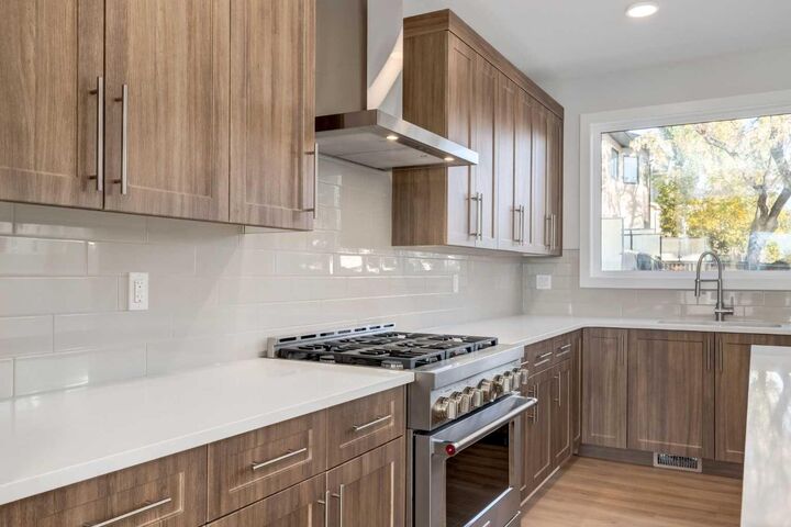 Property Photo: 2516 21 Avenue SW AB T2T 0P6