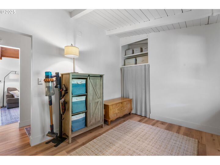 Property Photo:  19482 S Henrici Rd  OR 97045 