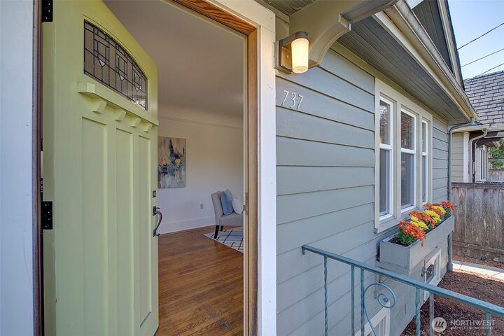 Property Photo: 737 N 80th Street WA 98103
