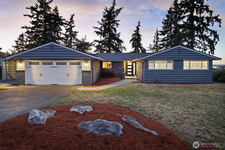 Property Photo:  4645  116th Avenue SE  WA 98006 