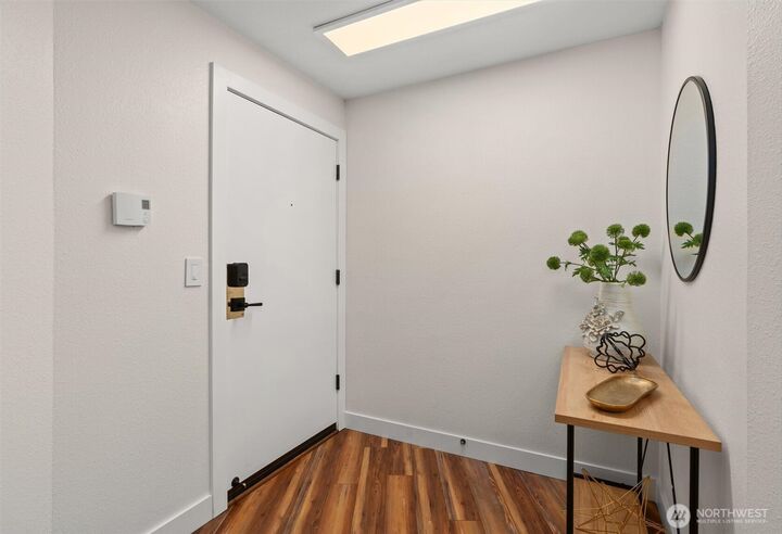 Property Photo: 7850 E Green Lake Drive N 204 WA 98103