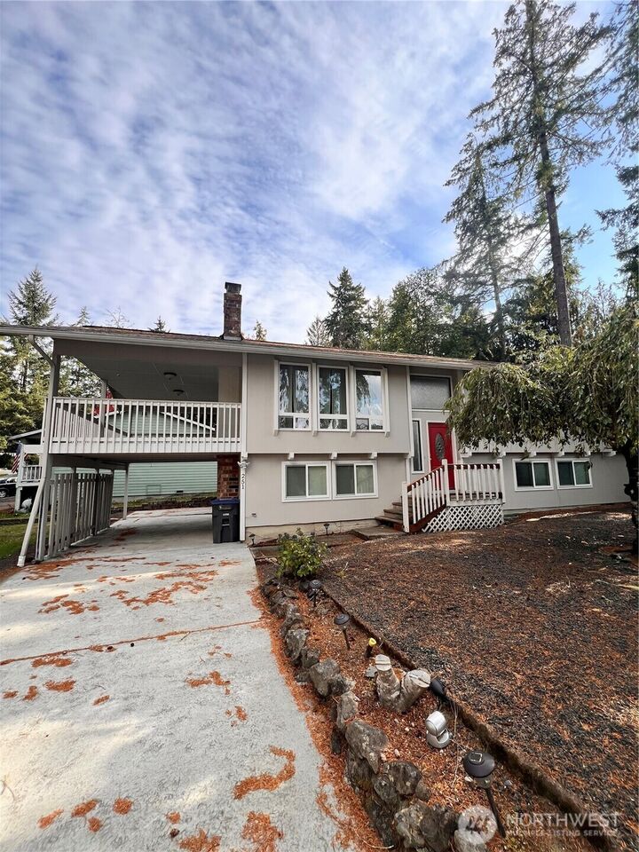 Property Photo: 251 E Lakeshore Drive WA 98524