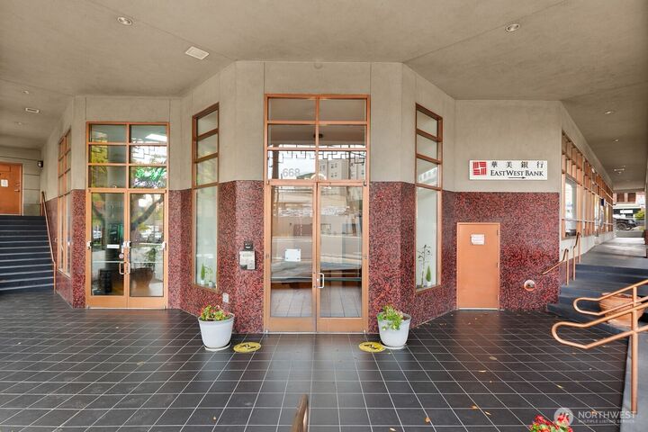Property Photo: 668 S Lane Street 711 WA 98104