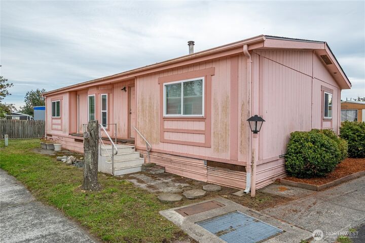 Property Photo: 700 NW Crosby Avenue 54 WA 98277