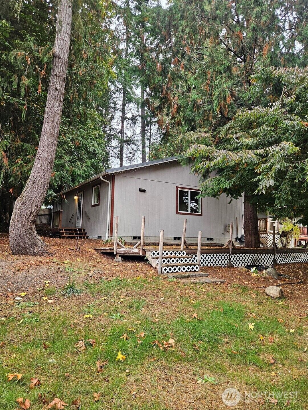 Property Photo:  571 E Wood Lane  WA 98584 
