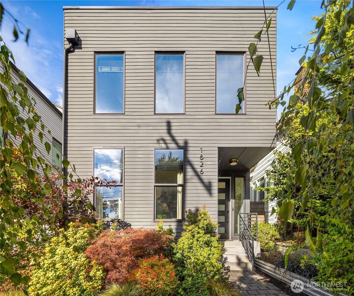 Property Photo: 1826 S Lane Street WA 98144