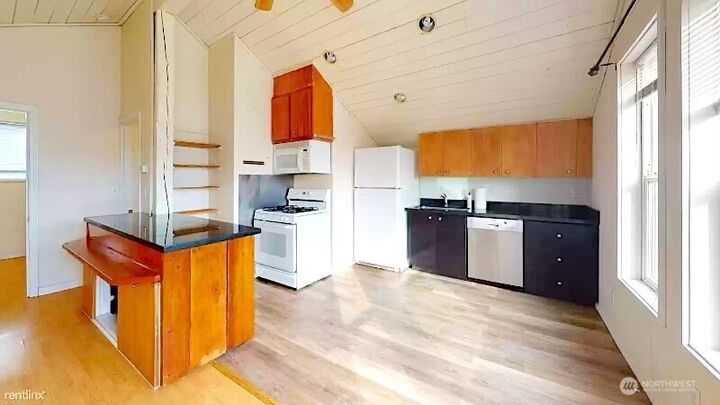 Property Photo:  8829  Midvale Avenue N  WA 98103 