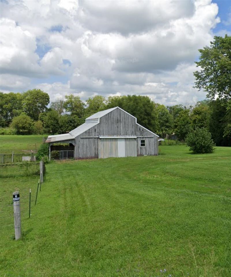Property Photo:  1112 W US 52  IN 46173 