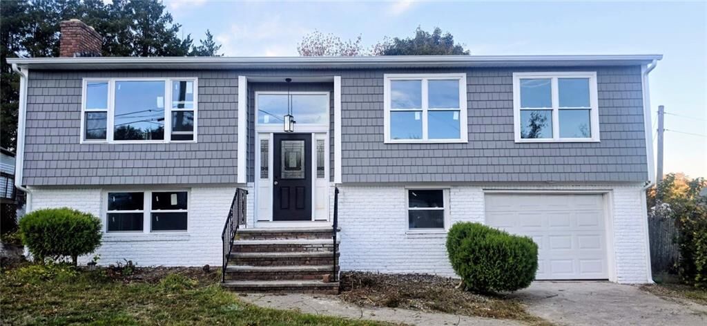 Property Photo:  5 Katherine Drive  RI 02919