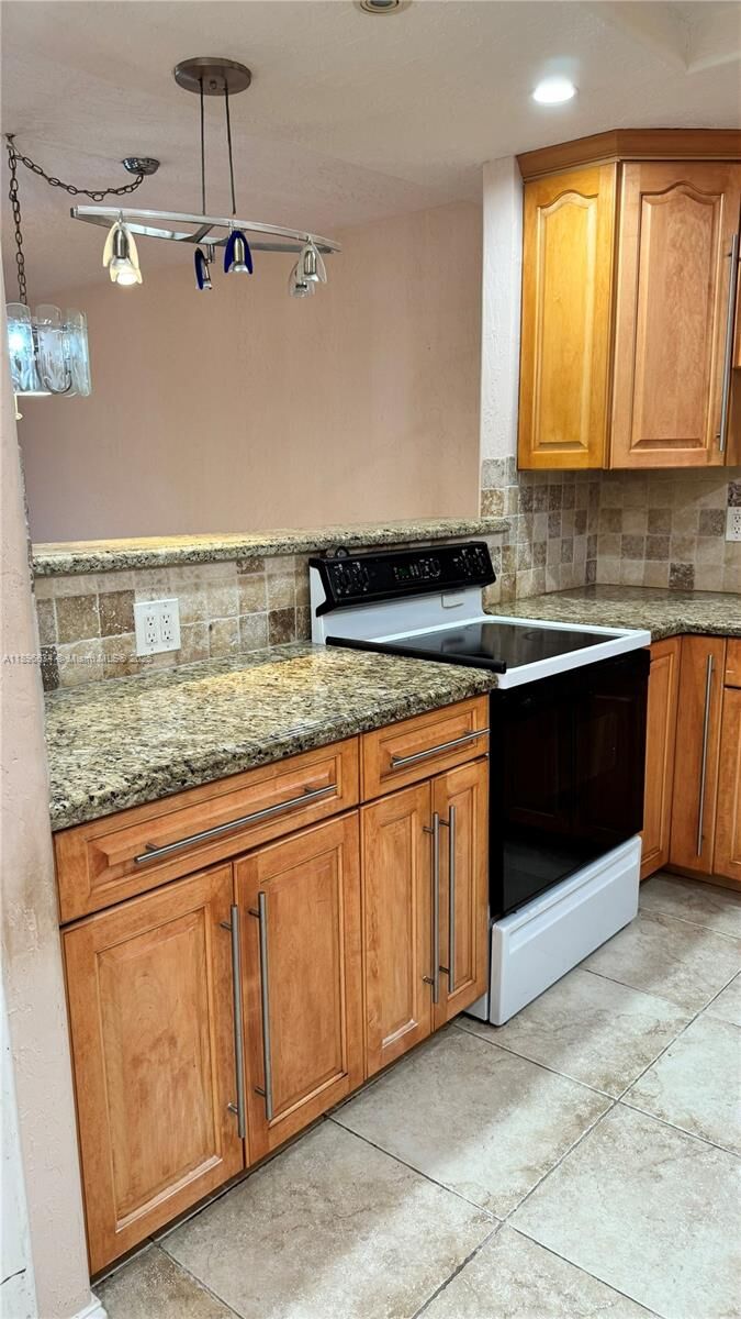 Property Photo: 4740 NW 21st St 303 FL 33313