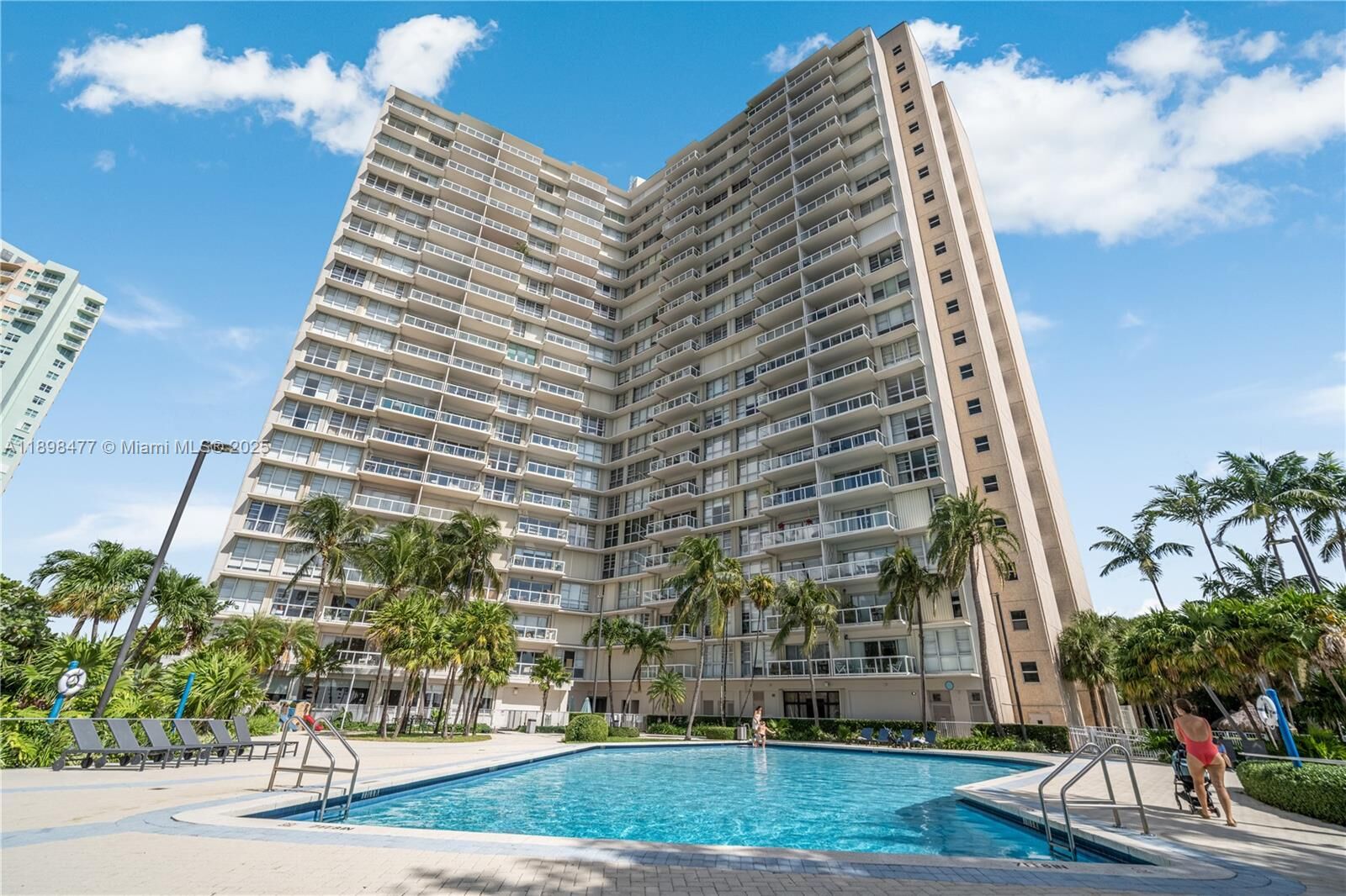 Property Photo: 2451 Brickell Ave 6N FL 33129