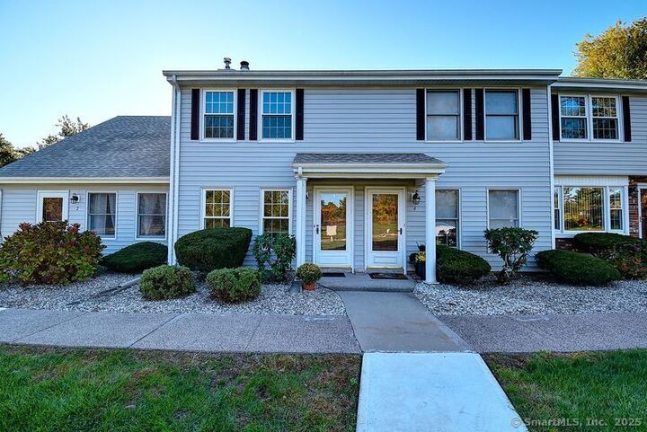 Property Photo:  4 Lexington Court 4  CT 06067 