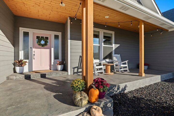Property Photo: 17107 E Cataldo Ave WA 99016