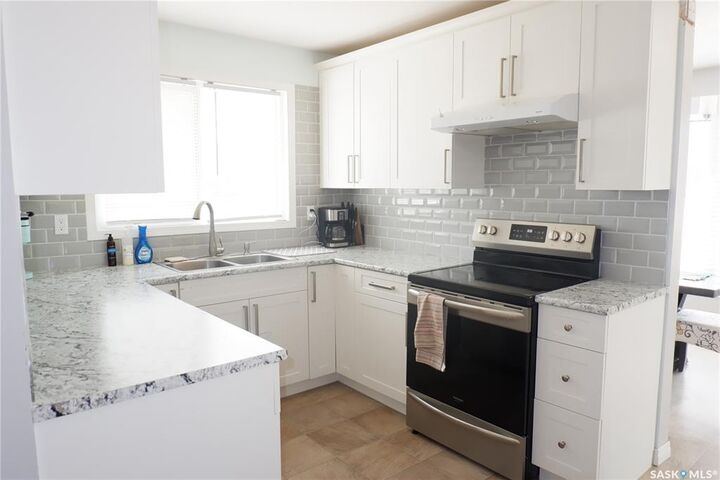 Property Photo: 107 Empire Place SK S0H 0B0