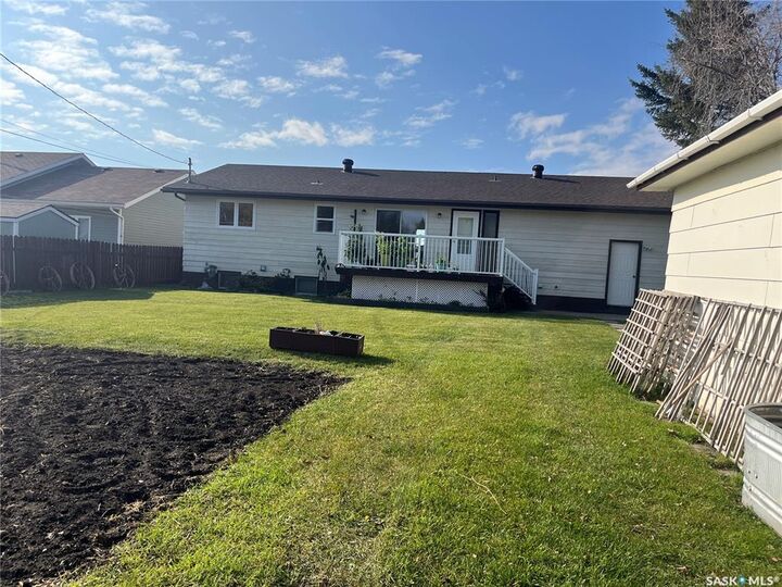 Property Photo: 206 4th Street NW SK S0A 4J0