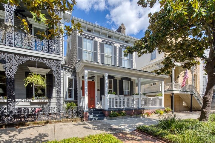 Property Photo: 214 E Liberty Street GA 31401