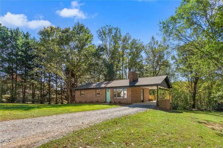 Property Photo: 5109 P G Drive NC 28642