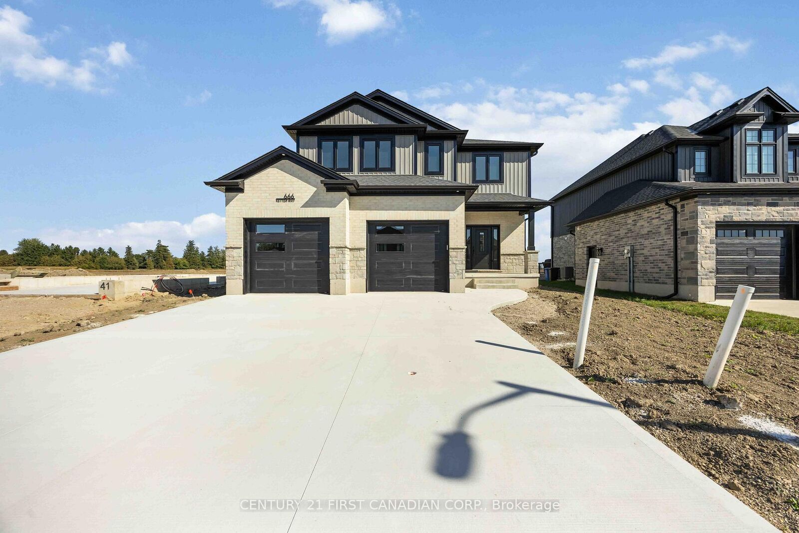 Property Photo: 7 Doerr Court ON N0M 1A0