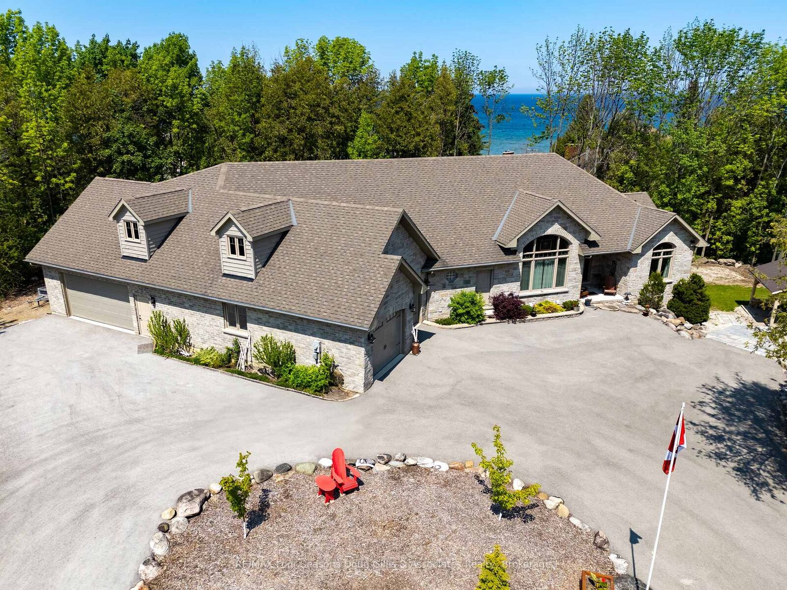 Property Photo: 135 Algonquin Drive ON N4L 0A7