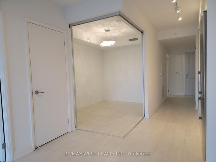 Property Photo:  10 Gibbs Road 425  ON M9B 0E2