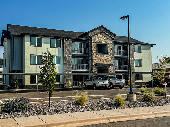 Property Photo: 553 S 100 W #101 UT 84701