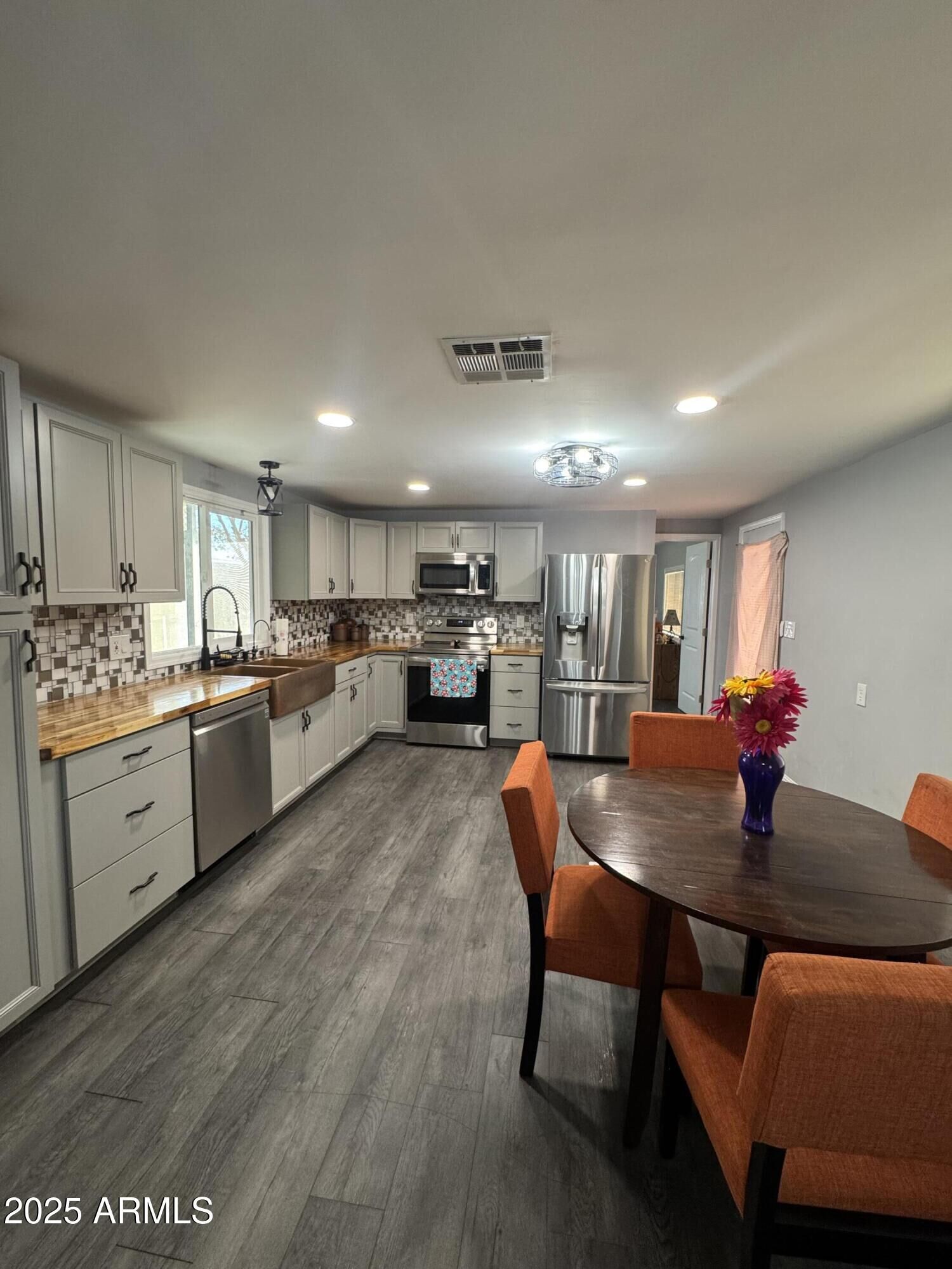 Property Photo: 10201 N 99th Avenue 32A AZ 85345