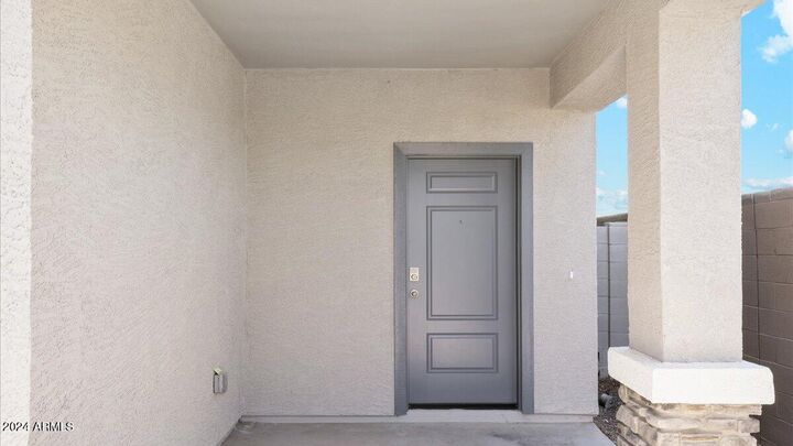 Property Photo:  2077 W Sentiero Avenue  AZ 85120