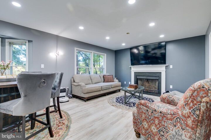 Property Photo:  7286 Ridgedale Drive  VA 20186 