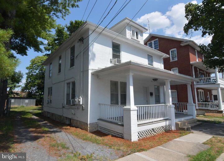 Property Photo: 24 Jackson Avenue Apt 2 VA 22601