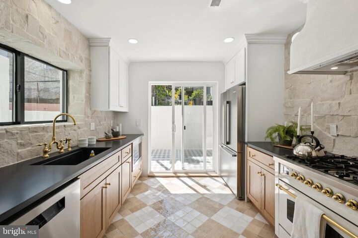 Property Photo:  842 Wharton Street  PA 19147 