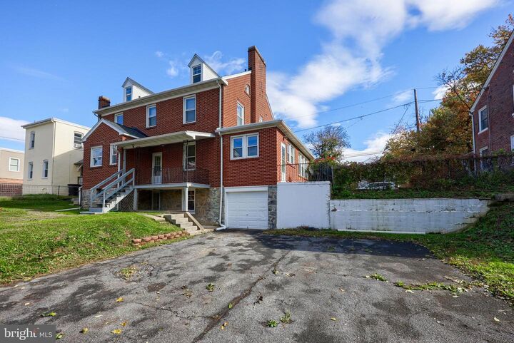 Property Photo:  828-826 Highland Avenue  PA 17603 