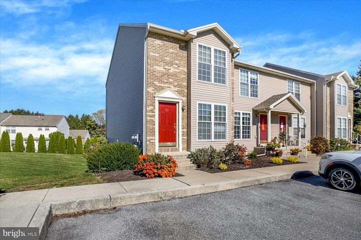 Property Photo:  33 Eastwick Lane  PA 17015 