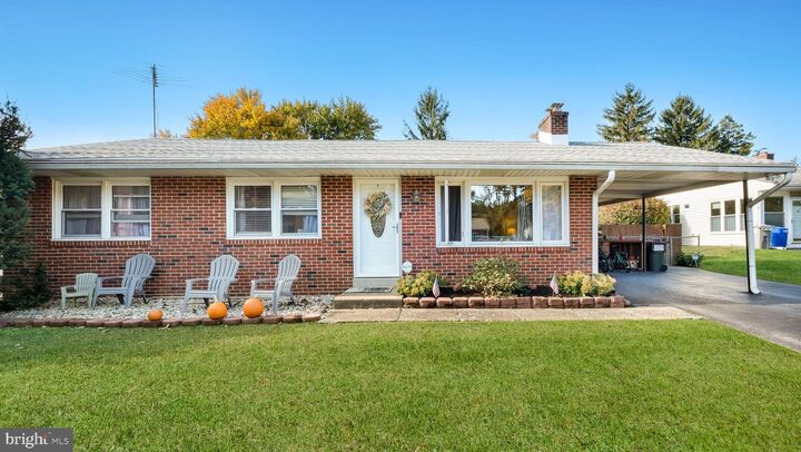 Property Photo:  93 Patricia Place  PA 19063