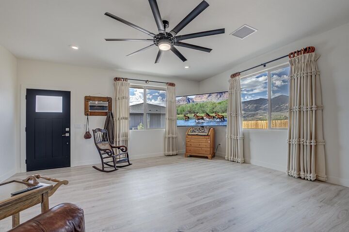 Property Photo: 936 S Accuracy Way AZ 85553
