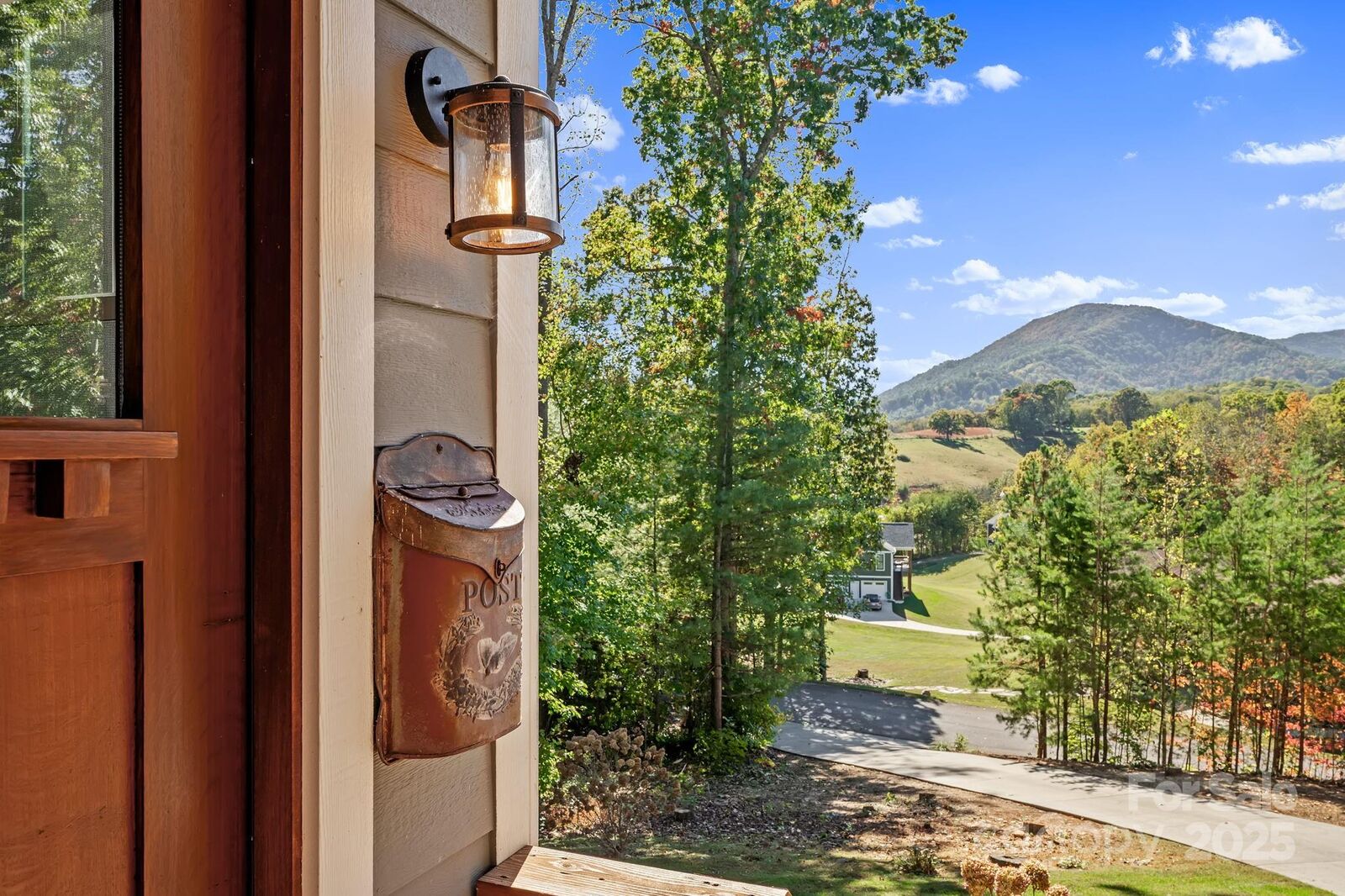 Property Photo:  9 Oak Mountain Drive  NC 28748