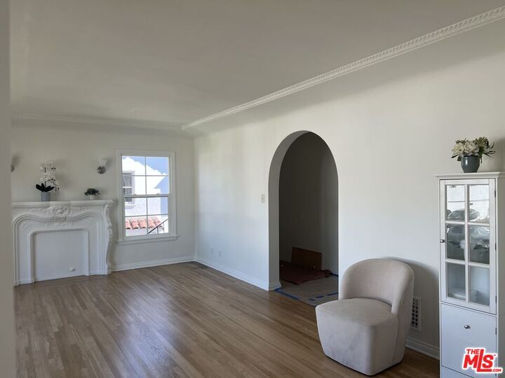 Property Photo:  4120 S Victoria Ave  CA 90008