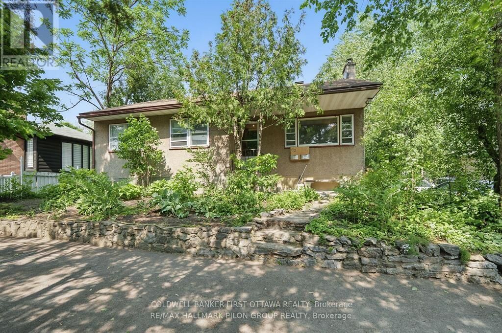 Photo de la propriété: 63 Crownhill Street ON K1J 7K7