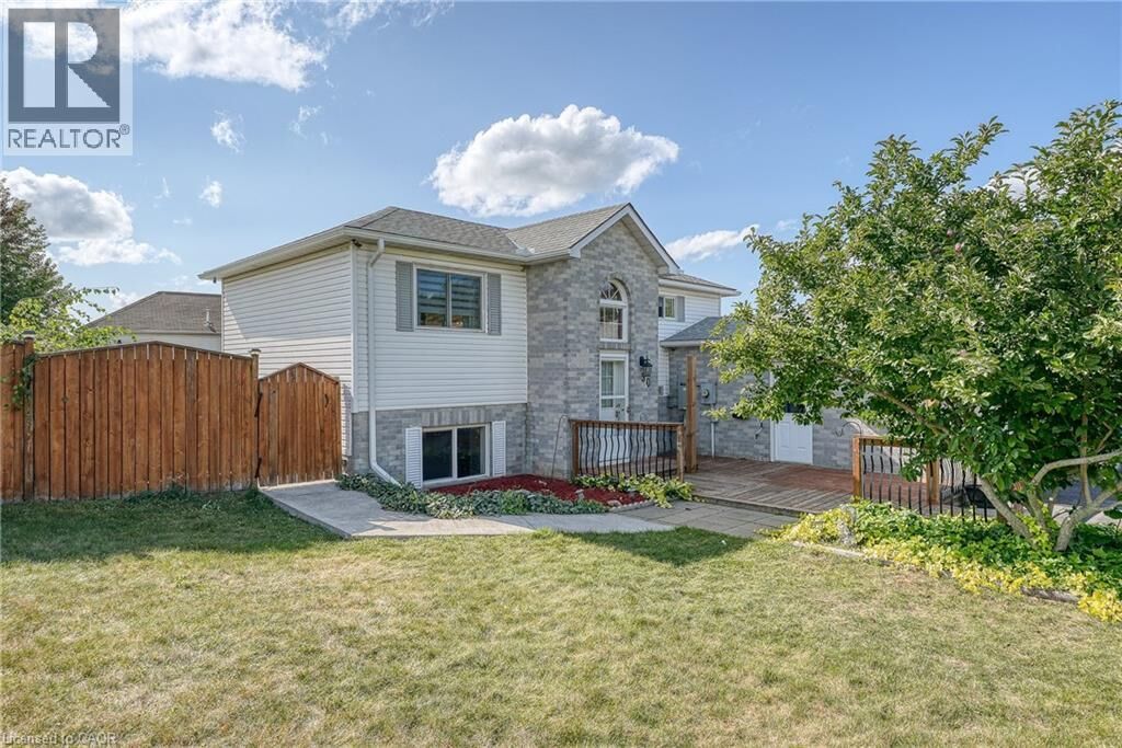 Property Photo:  50 Pebble Beach Court  ON N4S 8X2 