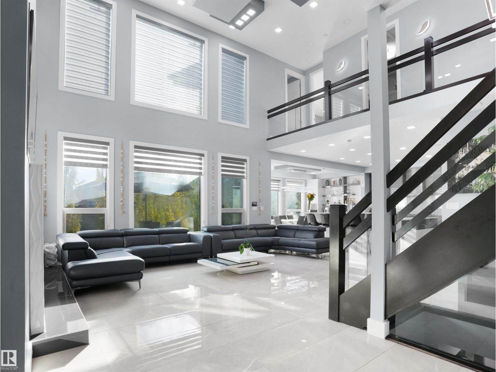 Property Photo:  913 Wood Pl NW  AB T6W 3G8