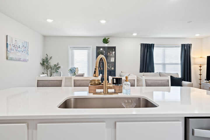 Property Photo: 2665 Saltgrass Way FL 32536