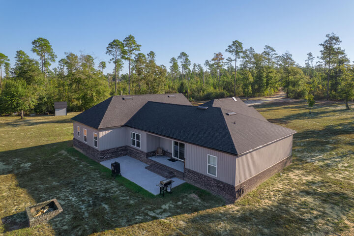 Property Photo: 6150 Sherman Kennedy Rd FL 32531