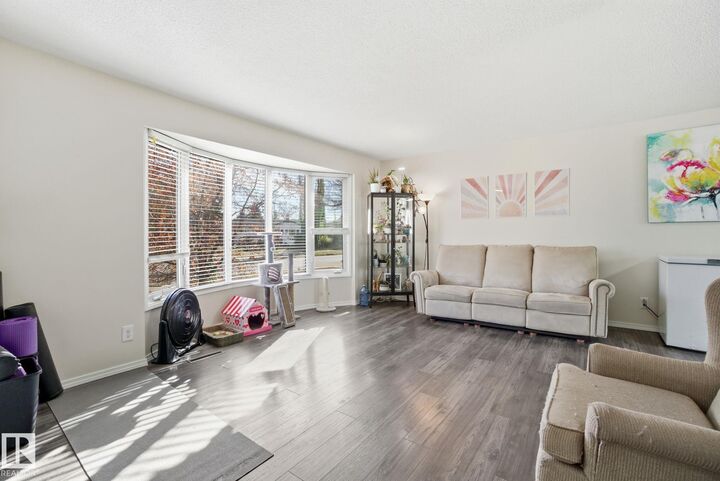 Property Photo: 16100 88 Avenue NW AB T5R 4M4