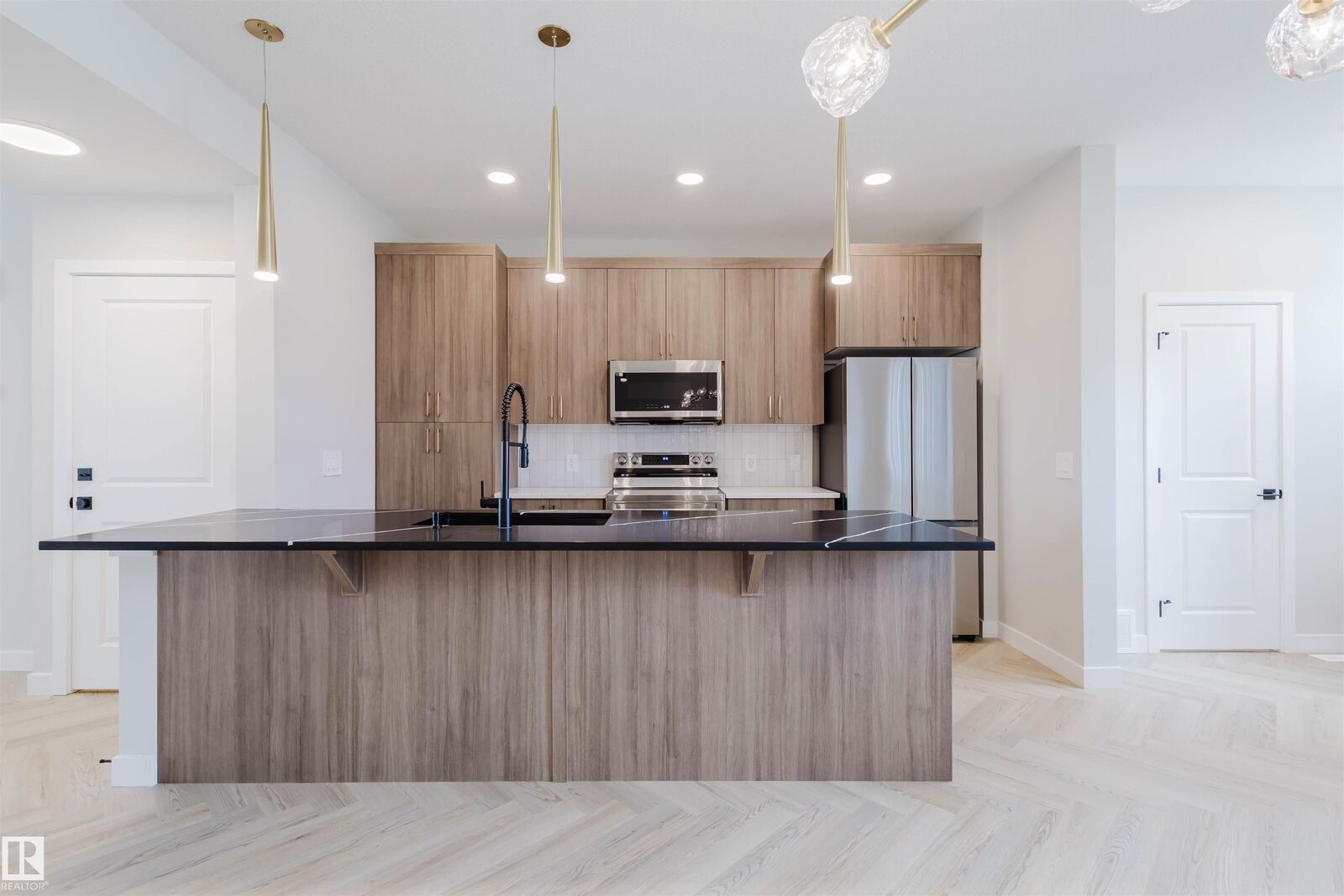 Property Photo:  2138 Crossbill Lane NW  AB T5S 0W4 