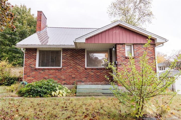 Photo de la propriété: 887 York Street NB E3B 3R9